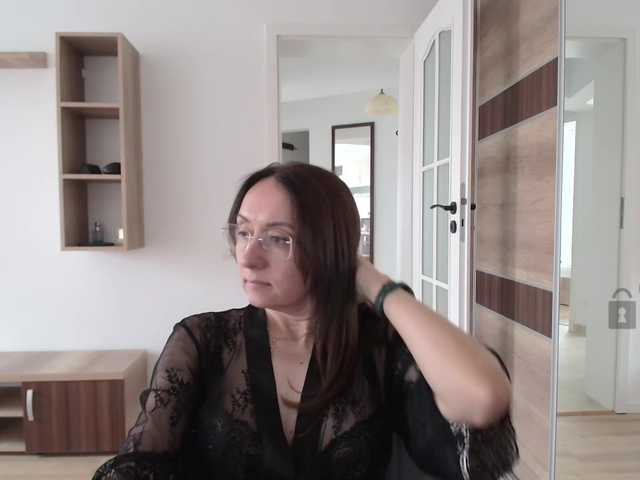 dulcesiomar8 live cam on BongaCams