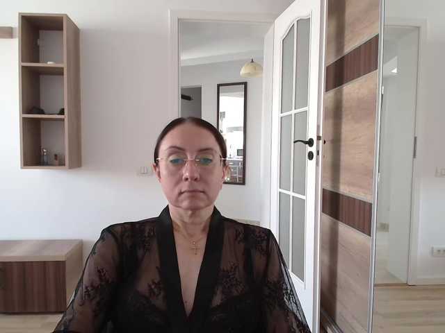 dulcesiomar8 live cam on BongaCams