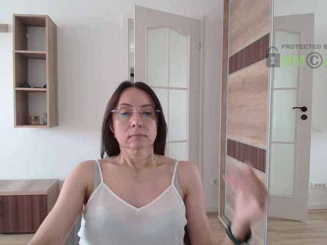 dulcesiomar8 live cam on BongaCams