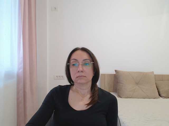 dulcesiomar8 live cam on BongaCams