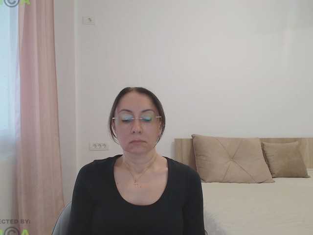 dulcesiomar8 live cam on BongaCams