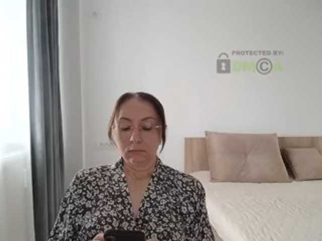 dulcesiomar8 live cam on BongaCams