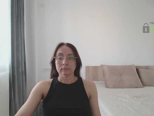 Valerianice live cam preview
