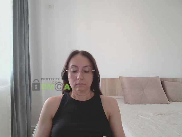 dulcesiomar8 live cam on BongaCams