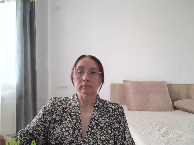 dulcesiomar8 live cam on BongaCams
