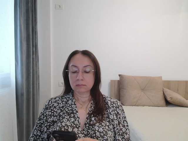 dulcesiomar8 live cam on BongaCams