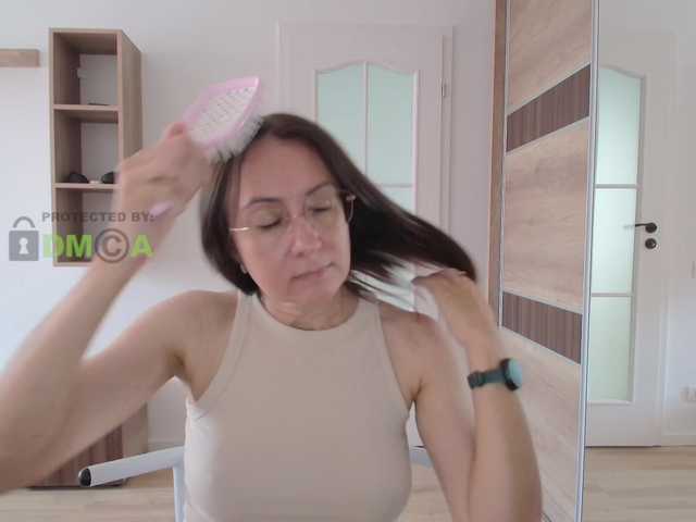 dulcesiomar8 live cam on BongaCams