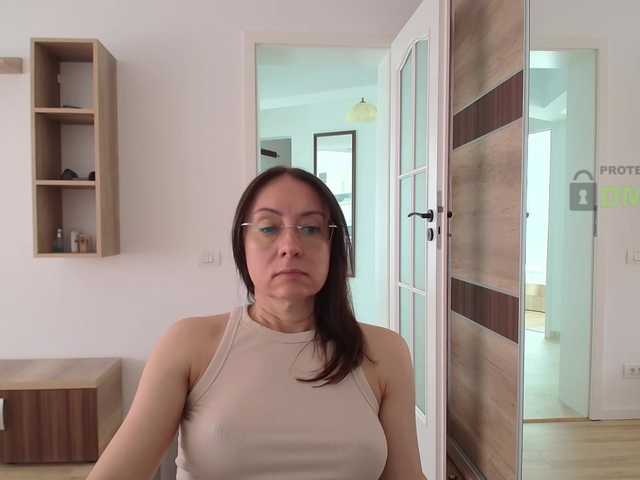 dulcesiomar8 live cam on BongaCams