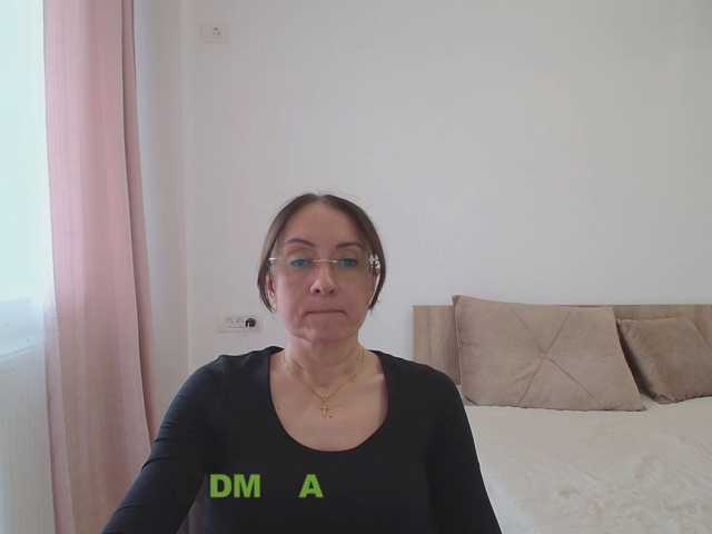 dulcesiomar8 live cam on BongaCams