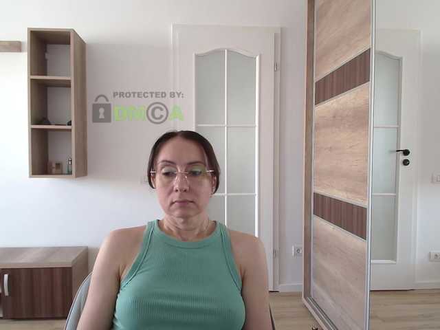 dulcesiomar8 live cam on BongaCams