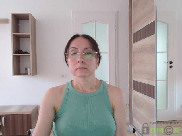 dulcesiomar8 live cam on BongaCams