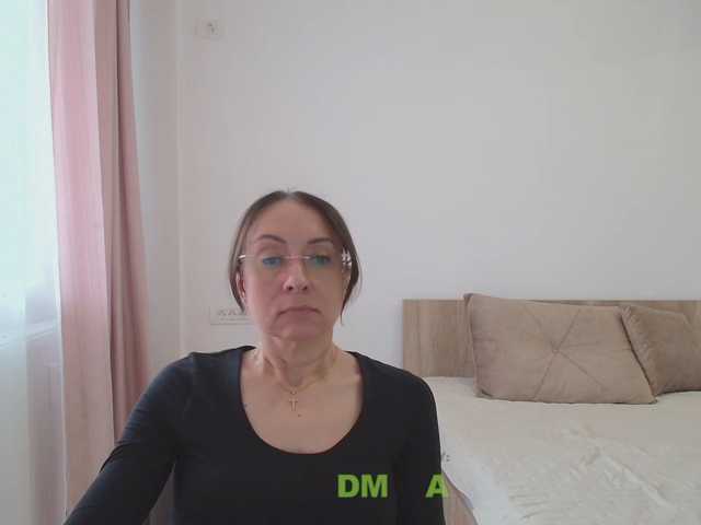 dulcesiomar8 live cam on BongaCams