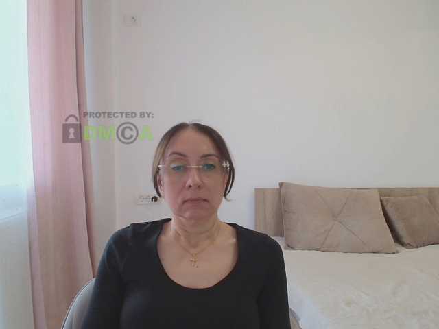 dulcesiomar8 live cam on BongaCams