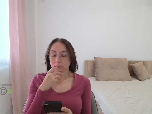 dulcesiomar8 live cam on BongaCams