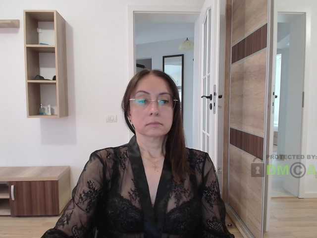 dulcesiomar8 live cam on BongaCams