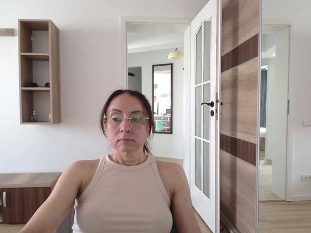 dulcesiomar8 live cam on BongaCams