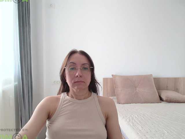 dulcesiomar8 live cam on BongaCams