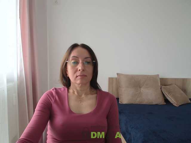 dulcesiomar8 live cam on BongaCams