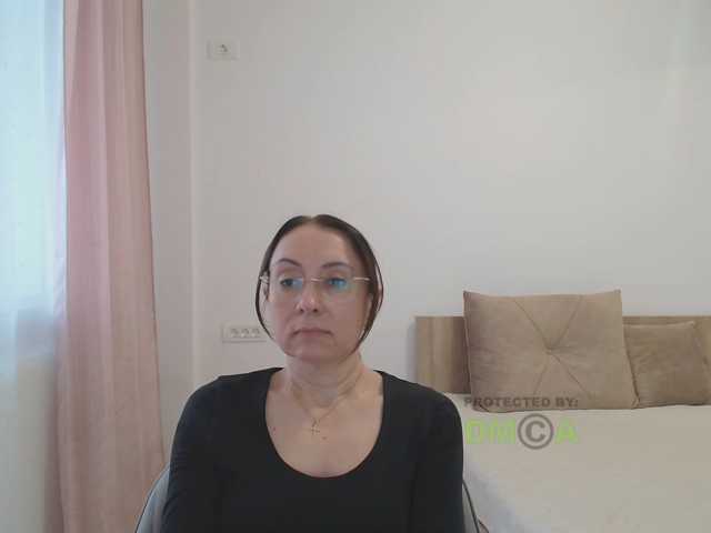 dulcesiomar8 live cam on BongaCams