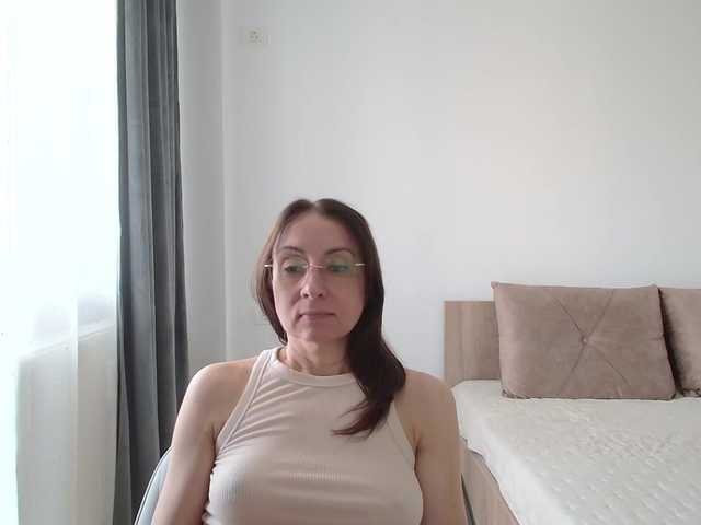 dulcesiomar8 live cam on BongaCams