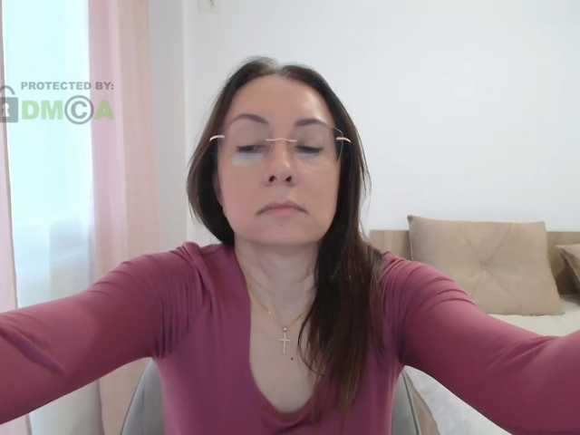 dulcesiomar8 live cam on BongaCams