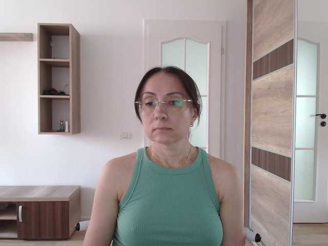 dulcesiomar8 live cam on BongaCams