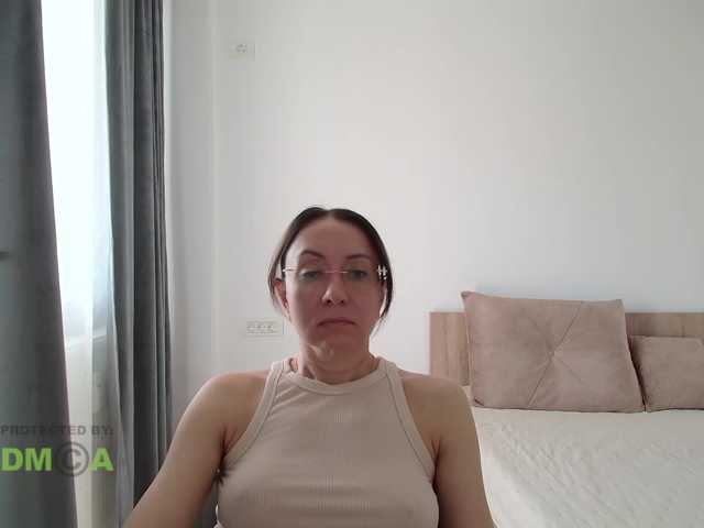 dulcesiomar8 live cam on BongaCams