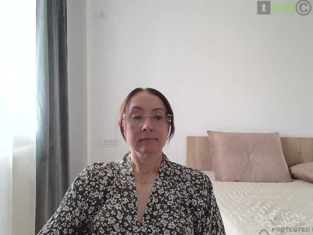 dulcesiomar8 live cam on BongaCams