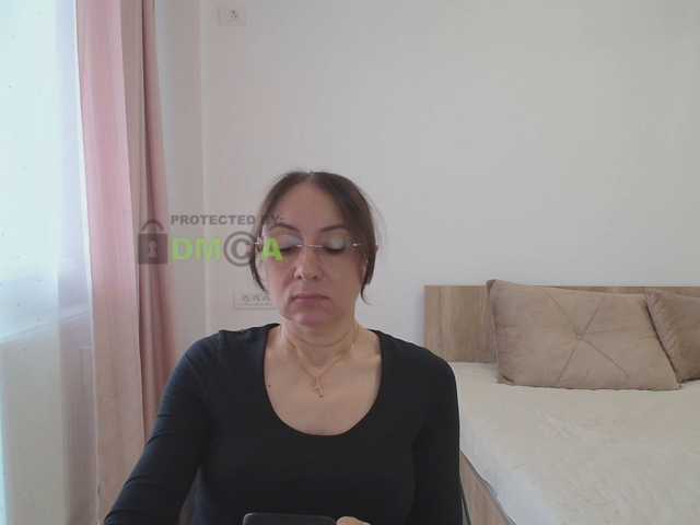dulcesiomar8 live cam on BongaCams