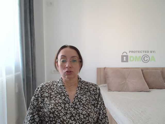 dulcesiomar8 live cam on BongaCams