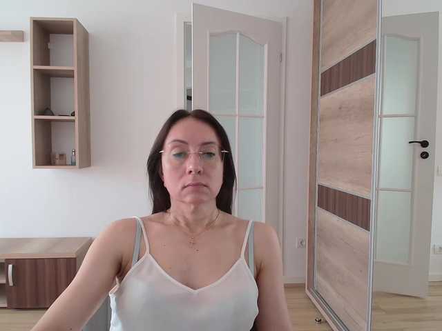 dulcesiomar8 live cam on BongaCams