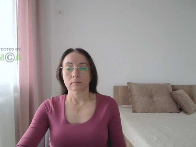 dulcesiomar8 live cam on BongaCams