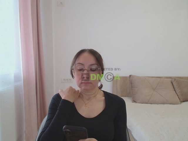 dulcesiomar8 live cam on BongaCams