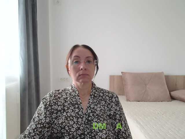 dulcesiomar8 live cam on BongaCams