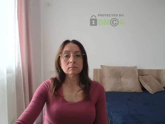 dulcesiomar8 live cam on BongaCams