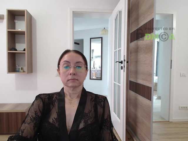 dulcesiomar8 live cam on BongaCams