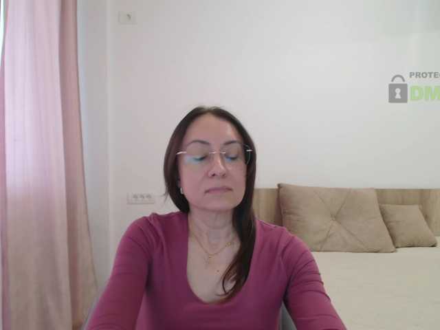 dulcesiomar8 live cam on BongaCams