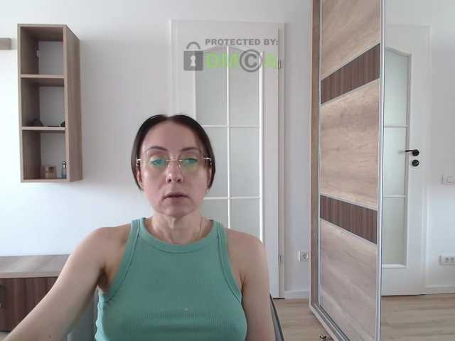 dulcesiomar8 live cam on BongaCams
