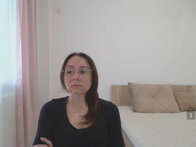 dulcesiomar8 live cam on BongaCams