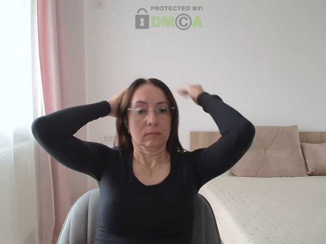 dulcesiomar8 live cam on BongaCams