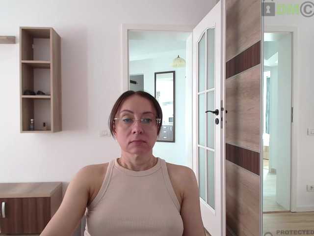 dulcesiomar8 live cam on BongaCams