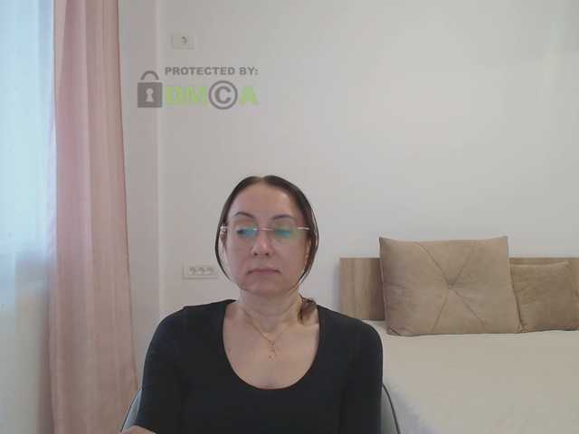 dulcesiomar8 live cam on BongaCams