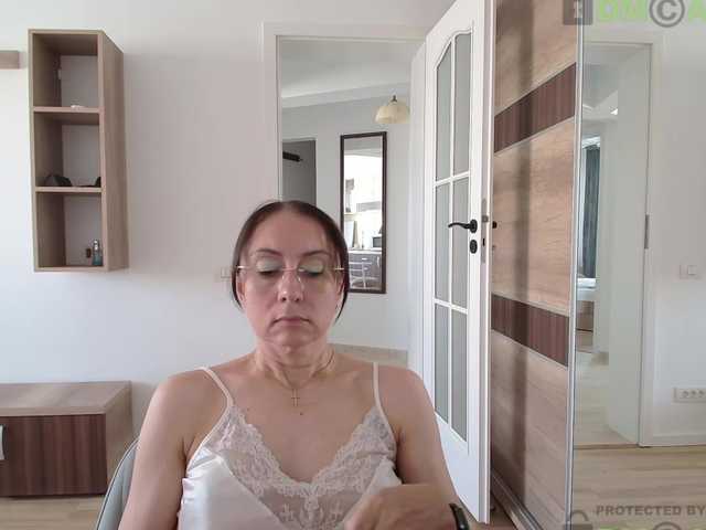 dulcesiomar8 live cam on BongaCams