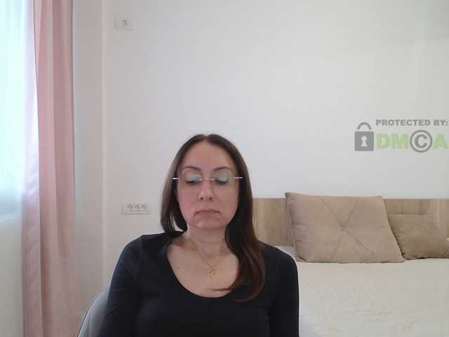 dulcesiomar8 live cam on BongaCams