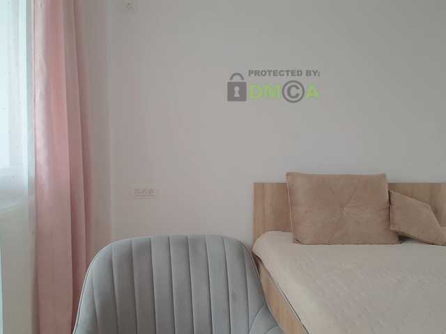 Valerianice live cam preview