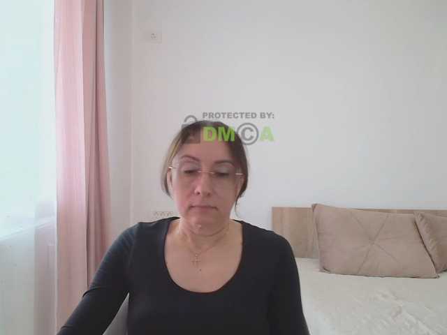 dulcesiomar8 live cam on BongaCams