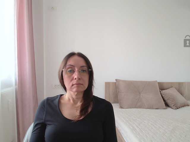 dulcesiomar8 live cam on BongaCams