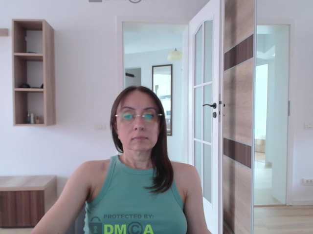 dulcesiomar8 live cam on BongaCams