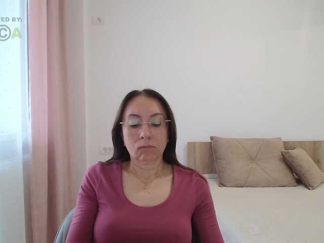 dulcesiomar8 live cam on BongaCams