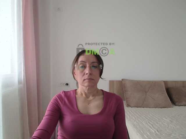 dulcesiomar8 live cam on BongaCams
